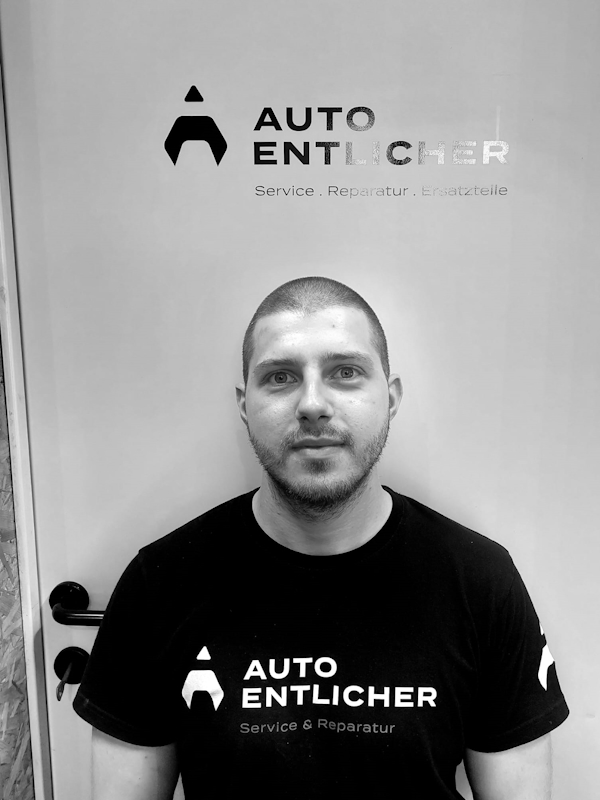 Adriyan Asenov, Kfz Mechaniker, Auto Entlicher